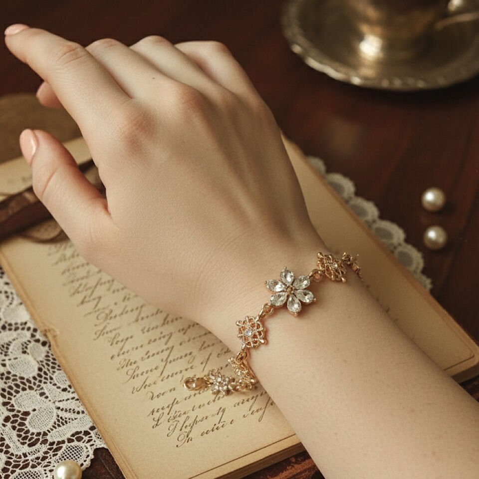 Vintage Zarif Kristal Taşlı Çiçek Bileklik