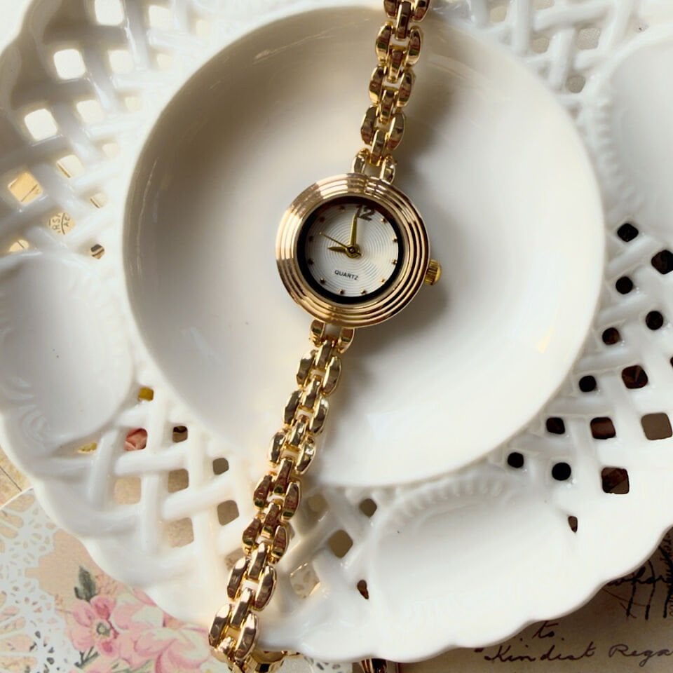 Gold Minimal Tasarım Saat