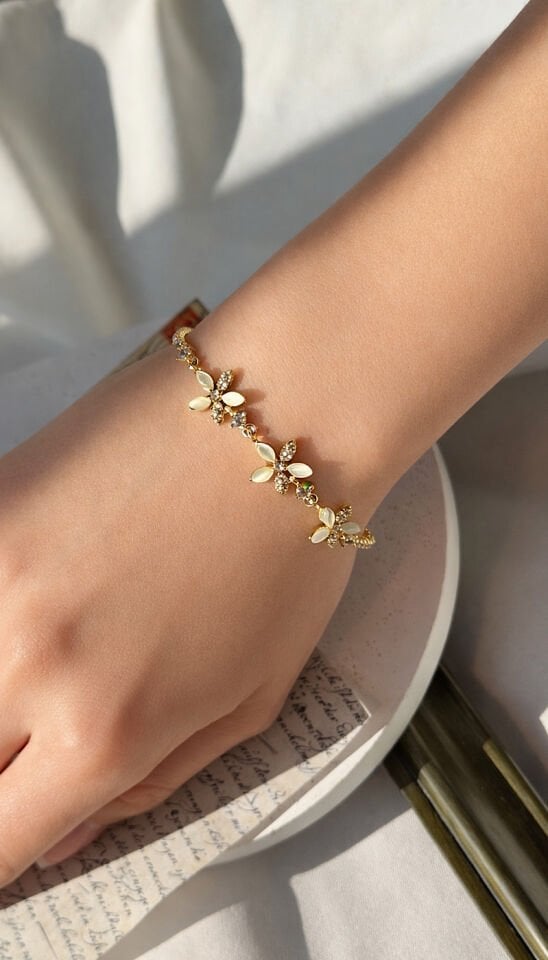Vintage Çiçek Figürlü İnci ve Zirkon Taşlı Bileklik