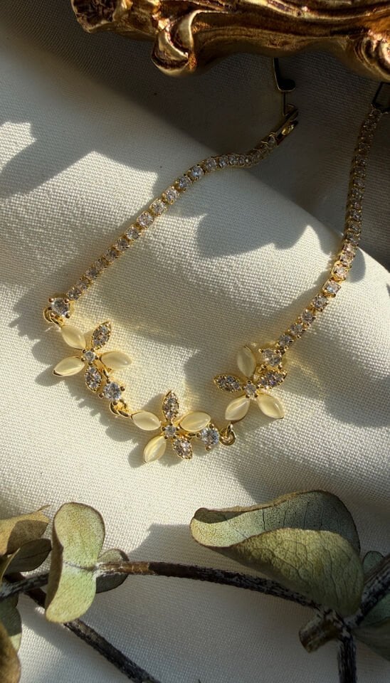 Vintage Çiçek Figürlü İnci ve Zirkon Taşlı Bileklik