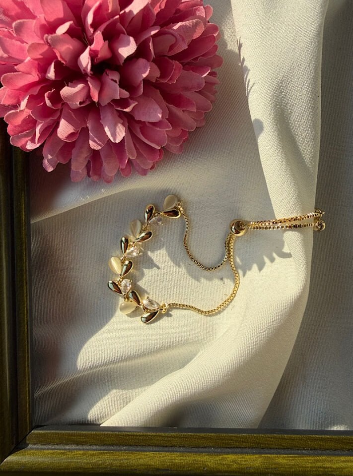 Minimal Yaprak Detaylı Zirkon Taşlı Asansör Bileklik