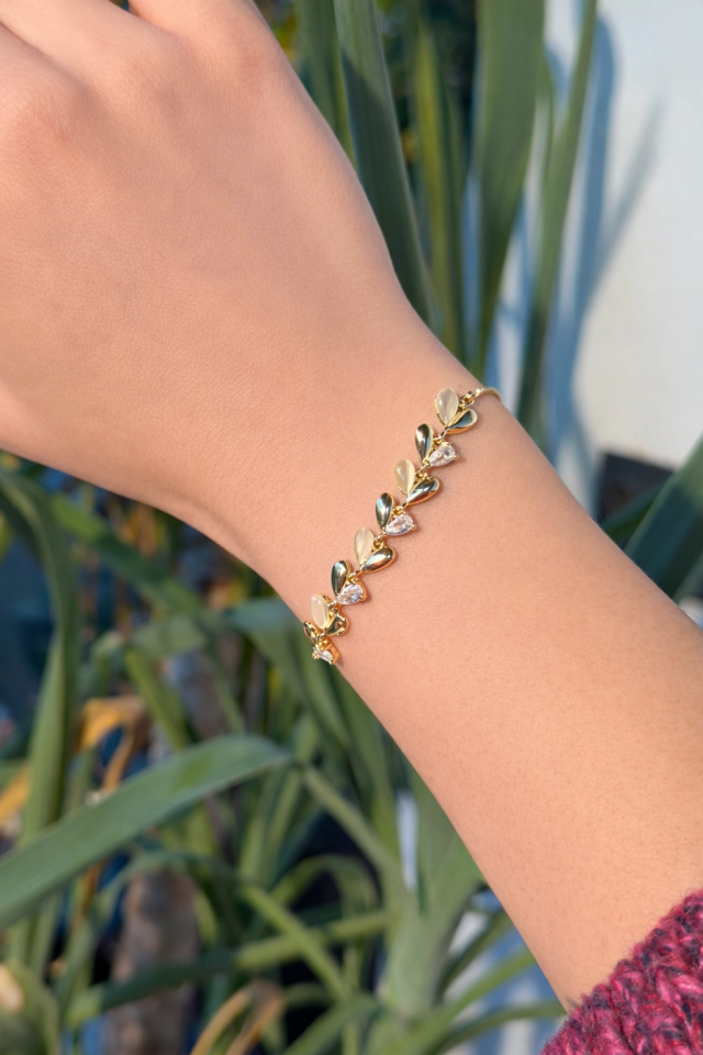 Minimal Yaprak Detaylı Zirkon Taşlı Asansör Bileklik