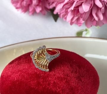 Taşlı Gold Tasarım Çelik Yüzük