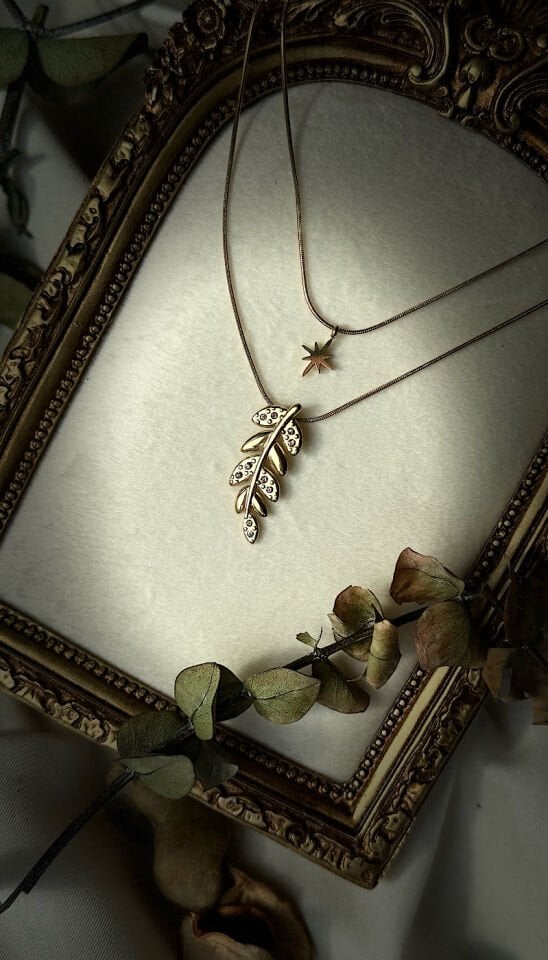 Vintage Yaprak ve Yıldız Figürlü Çift Katmanlı Çelik Kolye