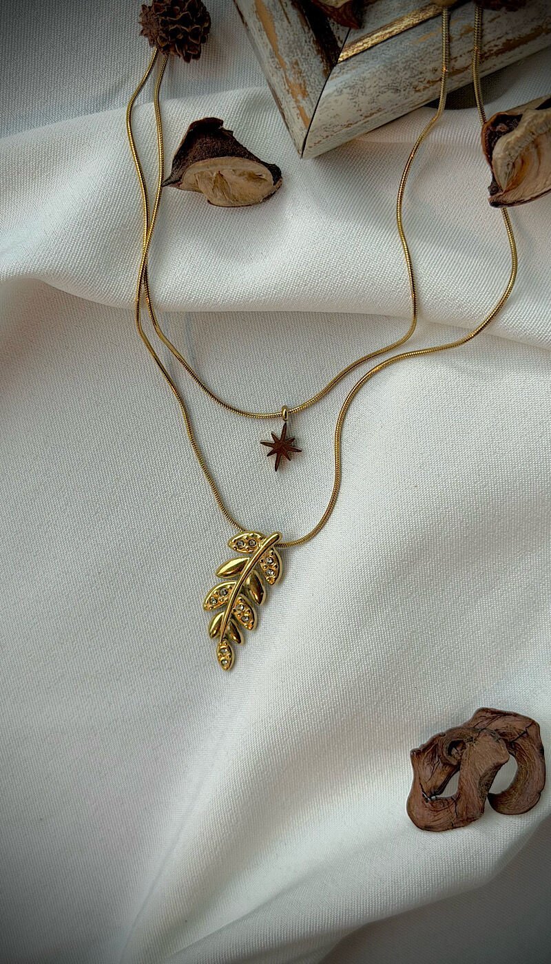 Vintage Yaprak ve Yıldız Figürlü Çift Katmanlı Çelik Kolye