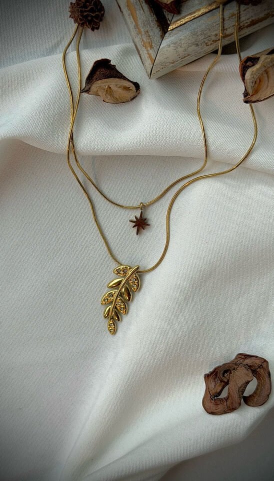Vintage Yaprak ve Yıldız Figürlü Çift Katmanlı Çelik Kolye