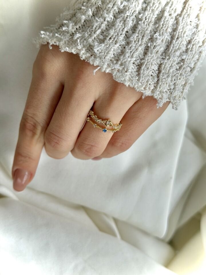 Vintage Taç Detaylı Mavi Taşlı Yüzük