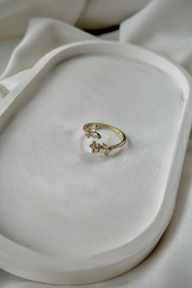 Forget Me Not Minimal Çiçek Detaylı Zirkon Yüzük