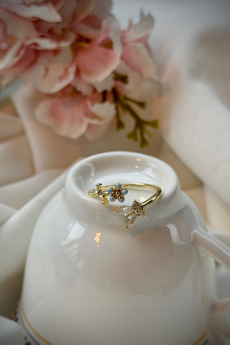 Forget Me Not Minimal Çiçek Detaylı Zirkon Yüzük