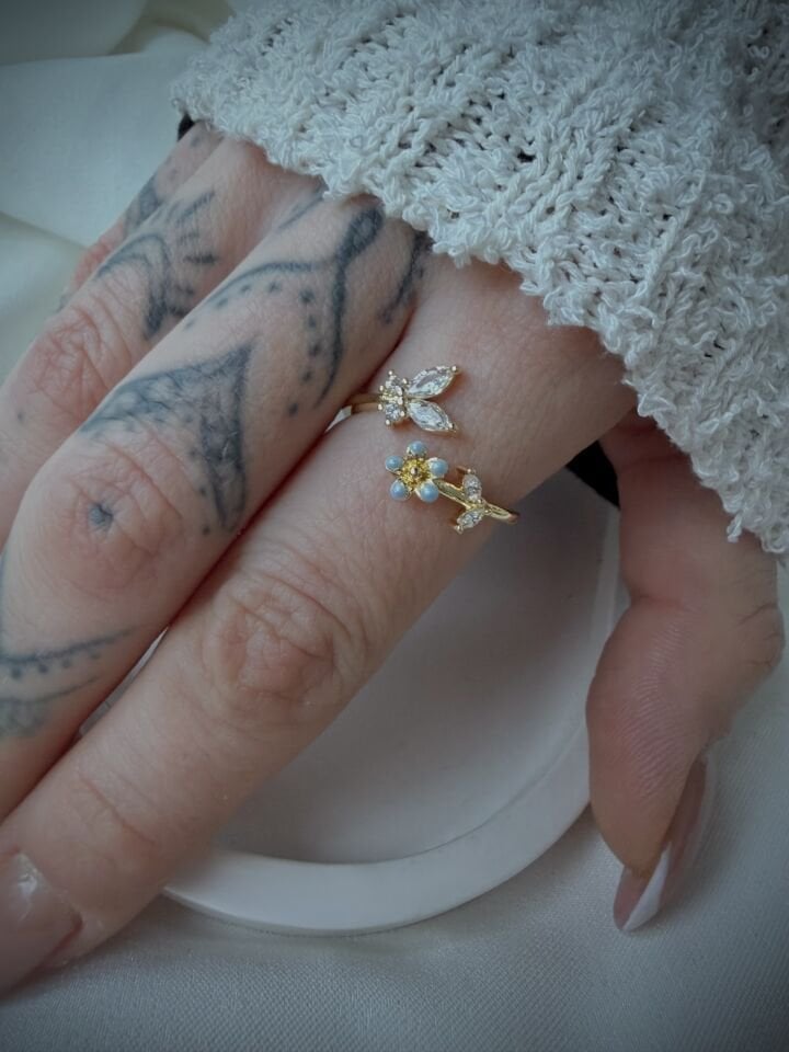 Forget Me Not Minimal Çiçek Detaylı Zirkon Yüzük