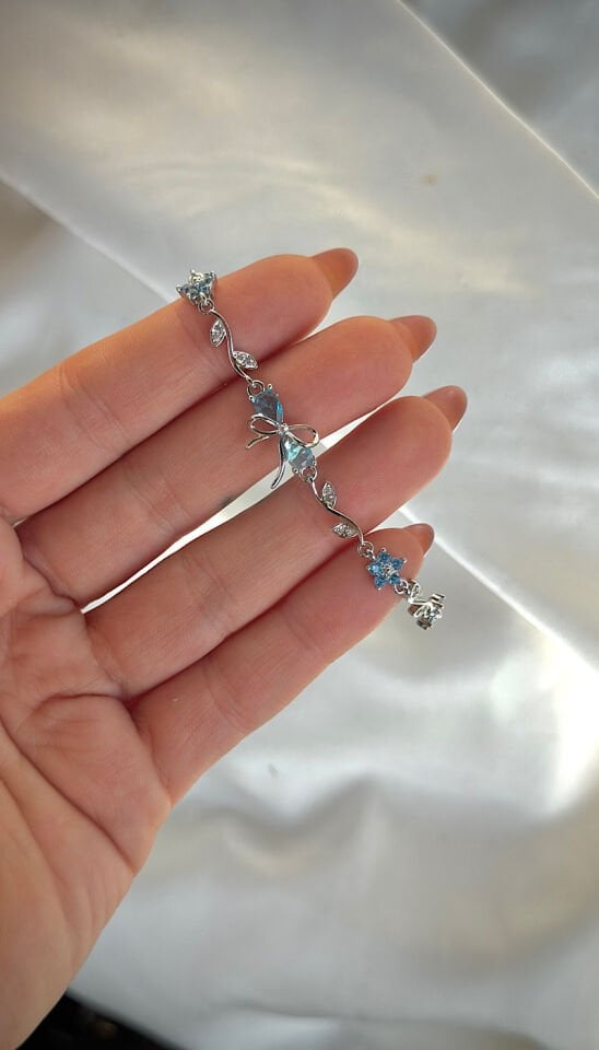 Mavi Taşlı Fiyonk Detaylı Yaprak Tasarım Bileklik