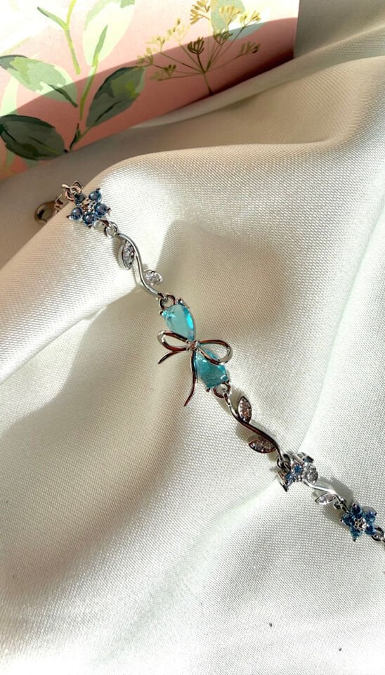 Mavi Taşlı Fiyonk Detaylı Yaprak Tasarım Bileklik