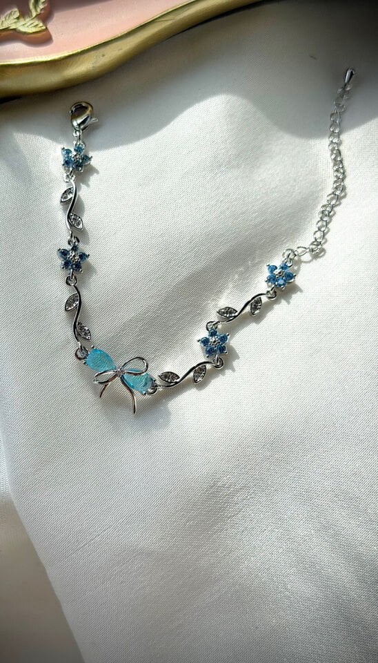 Mavi Taşlı Fiyonk Detaylı Yaprak Tasarım Bileklik