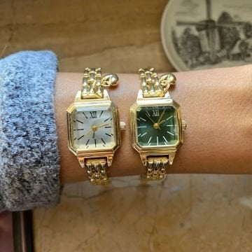 Kalp Charm Detaylı Vintage Saat