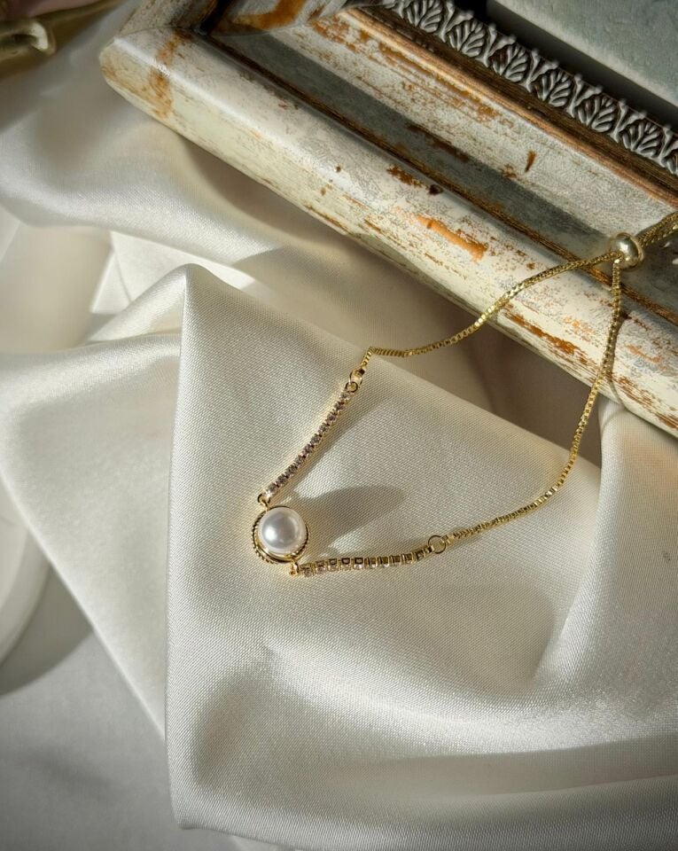 İnci Detaylı Zirkon Taşlı Vintage Asansör Bileklik