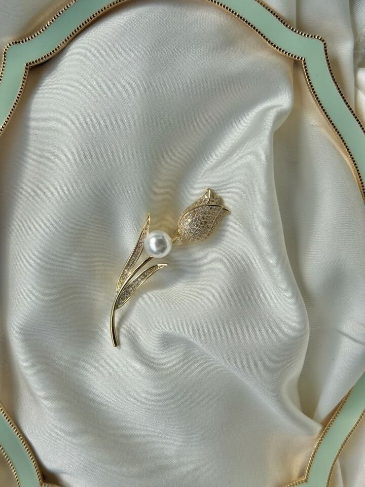 İnci Detaylı Lale Figürlü Zirkon Vintage Broş