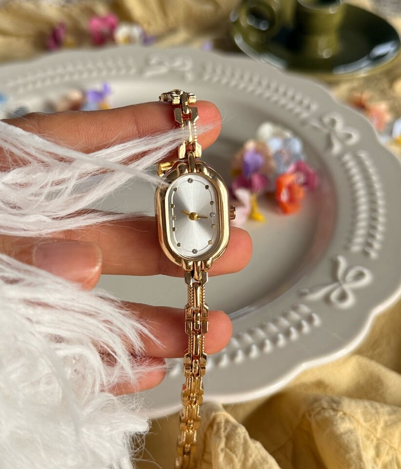 Oval Kadran Taş Detaylı Vintage Saat