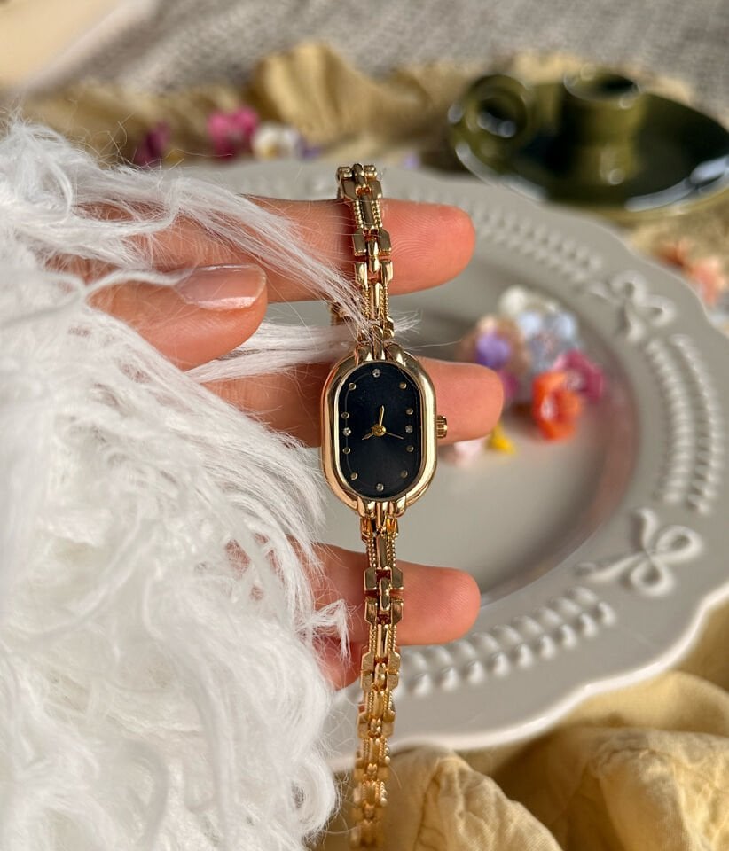 Oval Kadran Taş Detaylı Vintage Saat