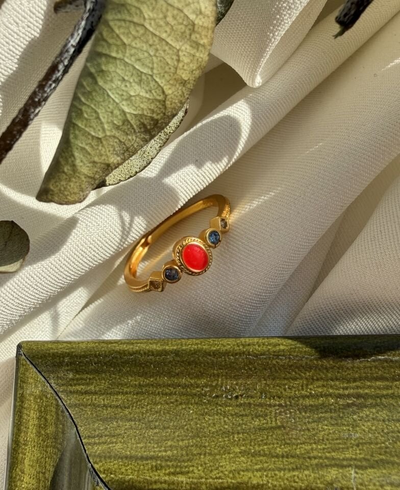 Kırmızı Taşlı Vintage Minimal Pirinç Yüzük