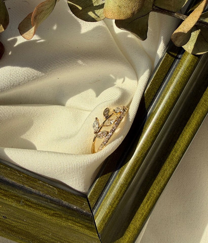 Yaprak Figürlü Zirkon Taşlı Vintage Pirinç Yüzük