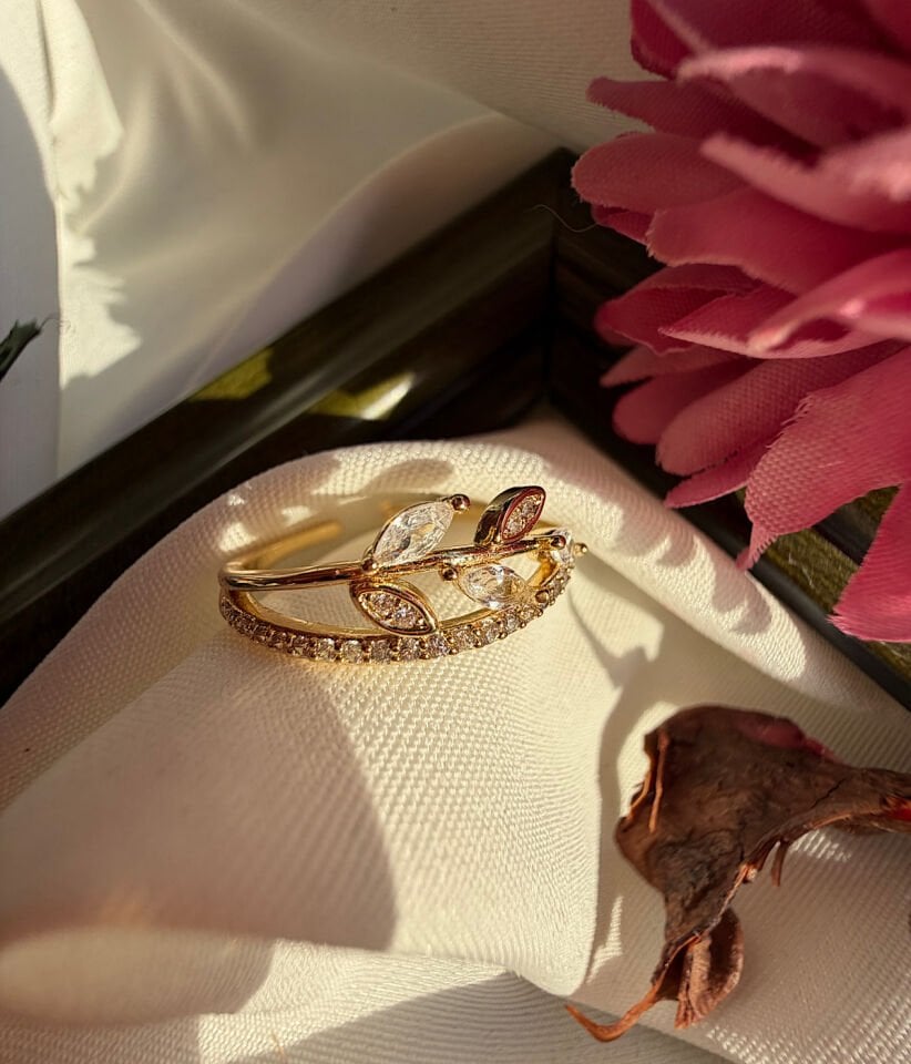 Yaprak Figürlü Zirkon Taşlı Vintage Pirinç Yüzük