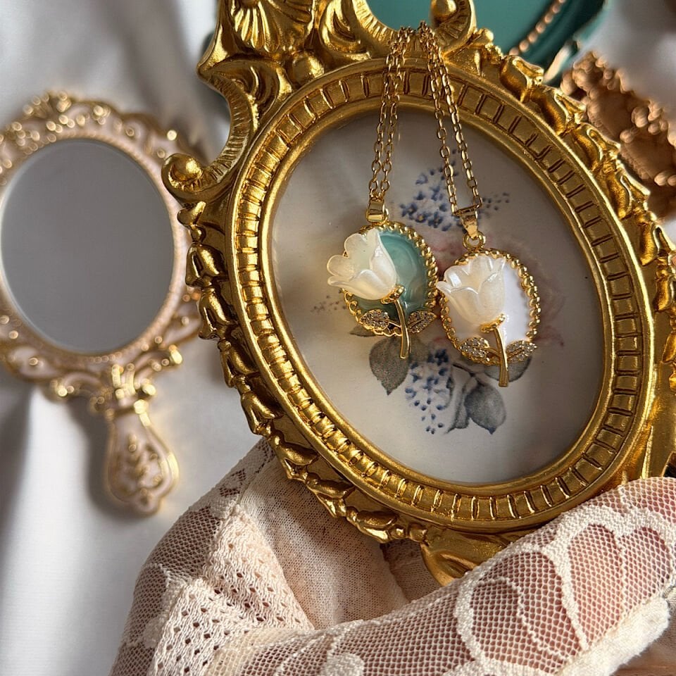 Vintage Lale Tasarım Çelik Kolyeler