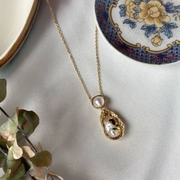 Vintage Gold Tasarım Gül Detaylı Çelik Kolye
