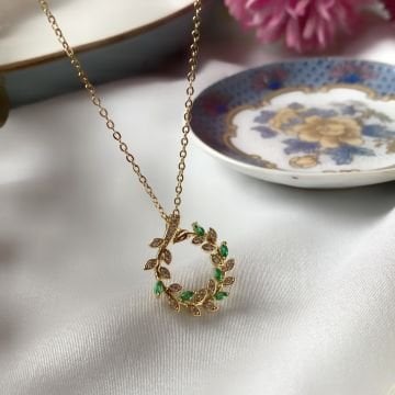 Kristal Taşlı Yaprak Çelik Kolye