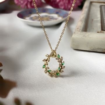 Kristal Taşlı Yaprak Çelik Kolye