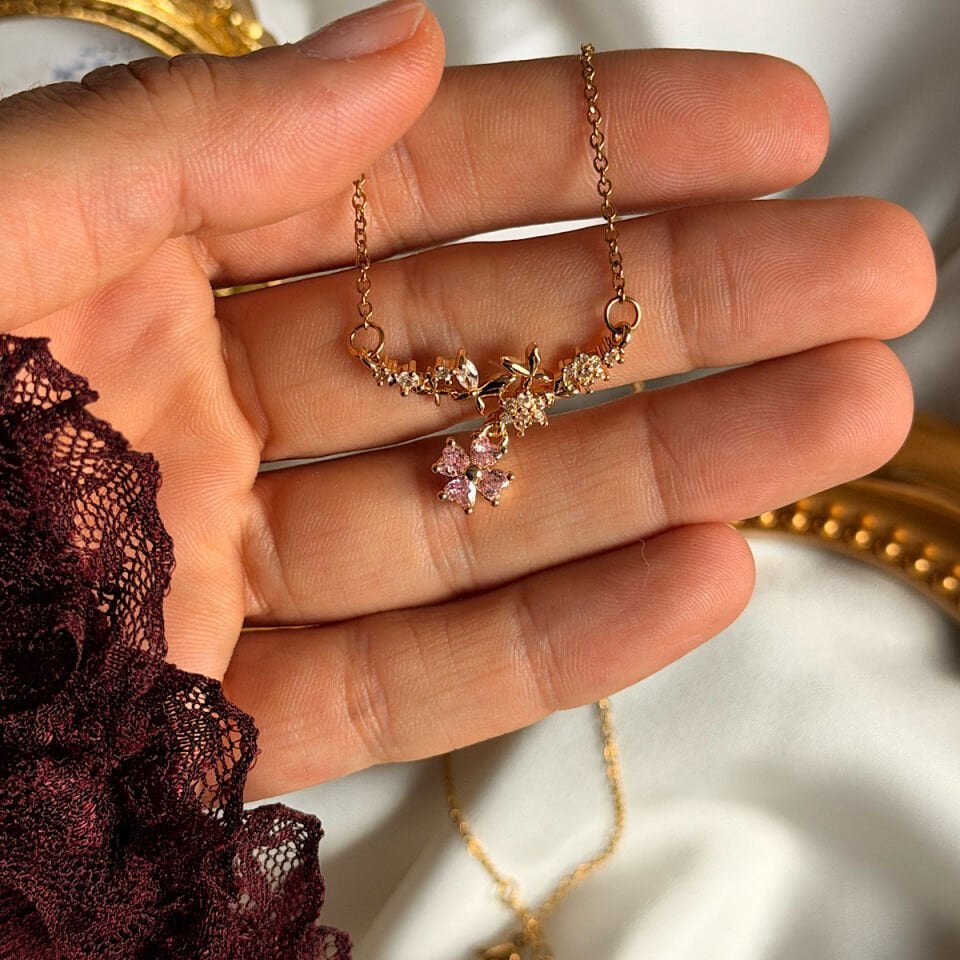 Peri Çiçeği Tasarım Çelik Kolye