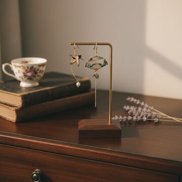 Leylek ve Yelpaze Küpe