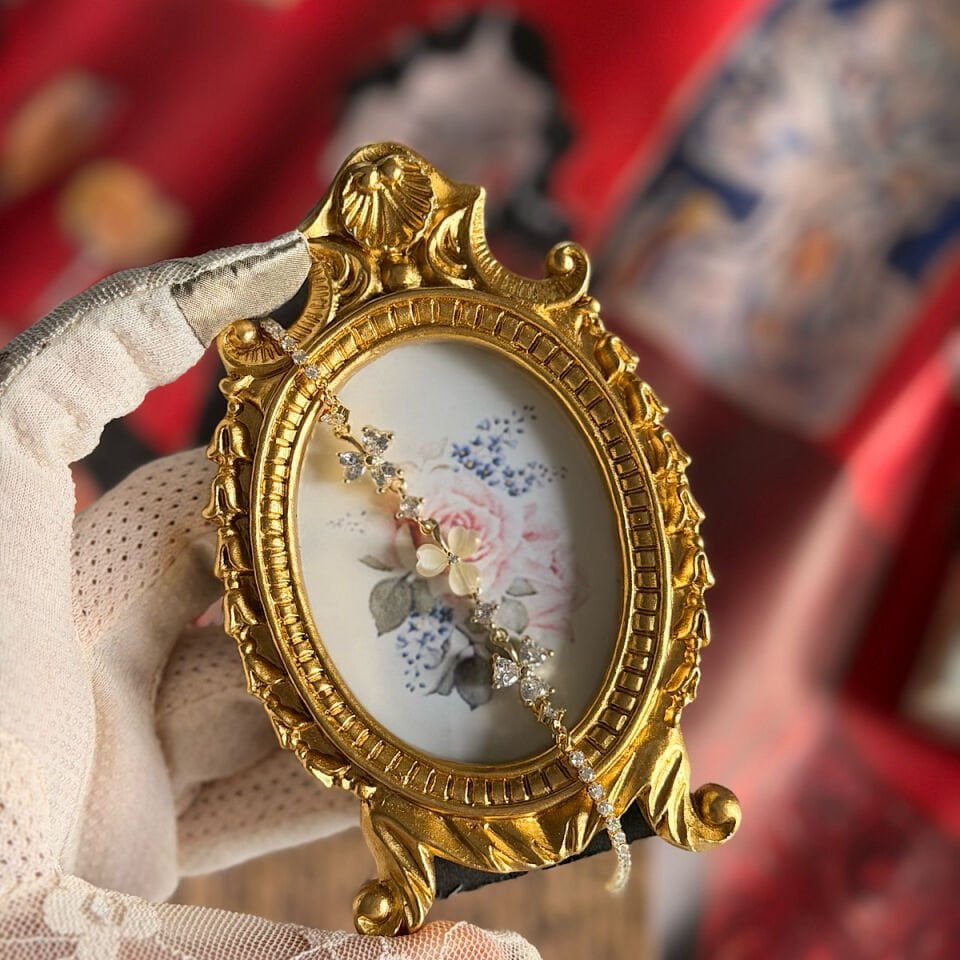 Yonca Figürlü Zirkon Taşlı Vintage Bileklik