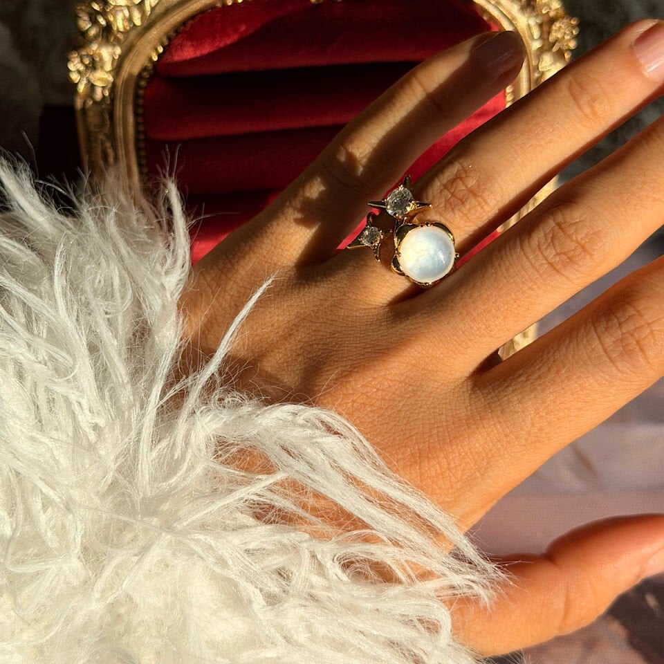 Ay Işığı Opal Taş Tasarım Yüzük