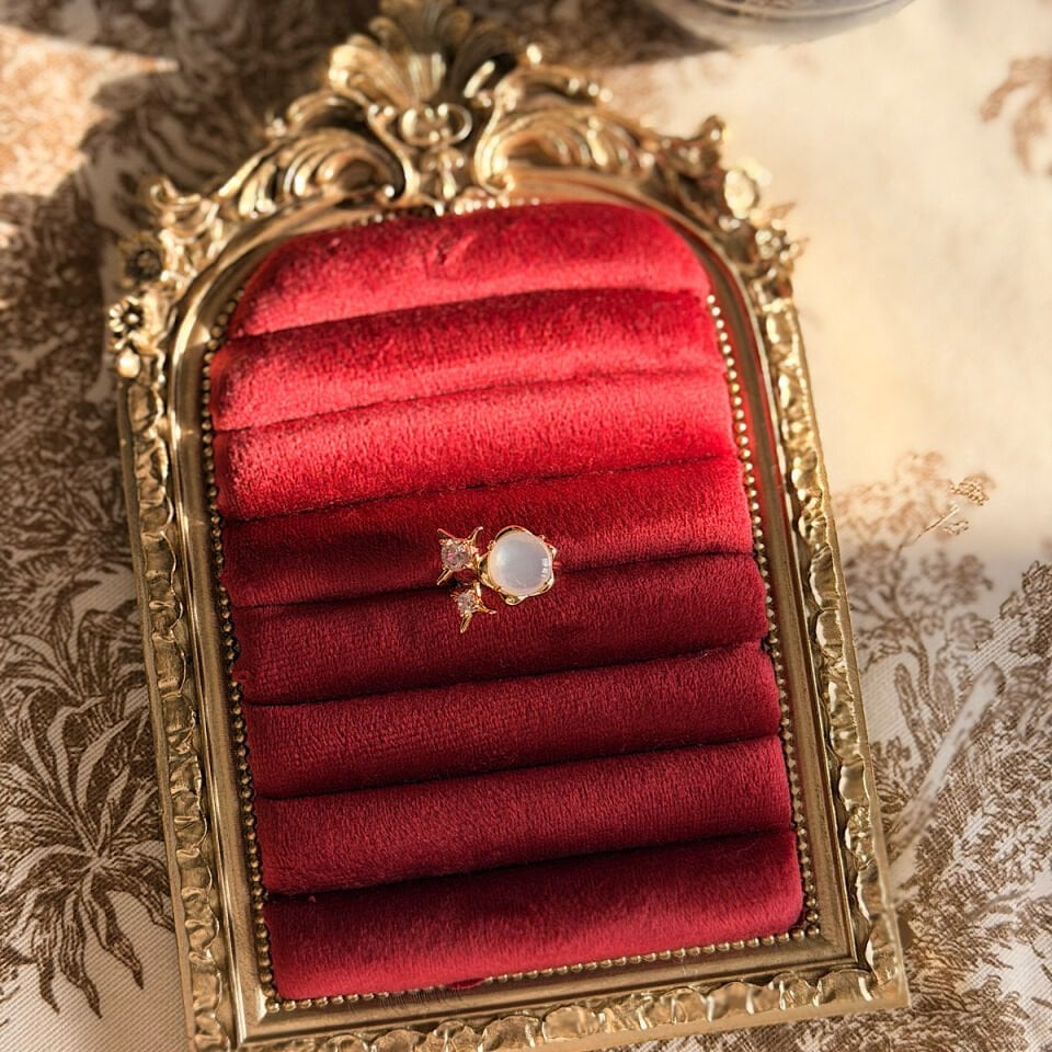 Ay Işığı Opal Taş Tasarım Yüzük