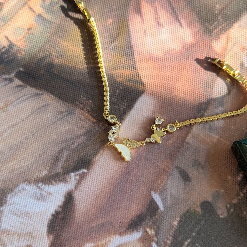 Sedef ve Zirkon Taşlı Tasarım Kelebek Bileklik