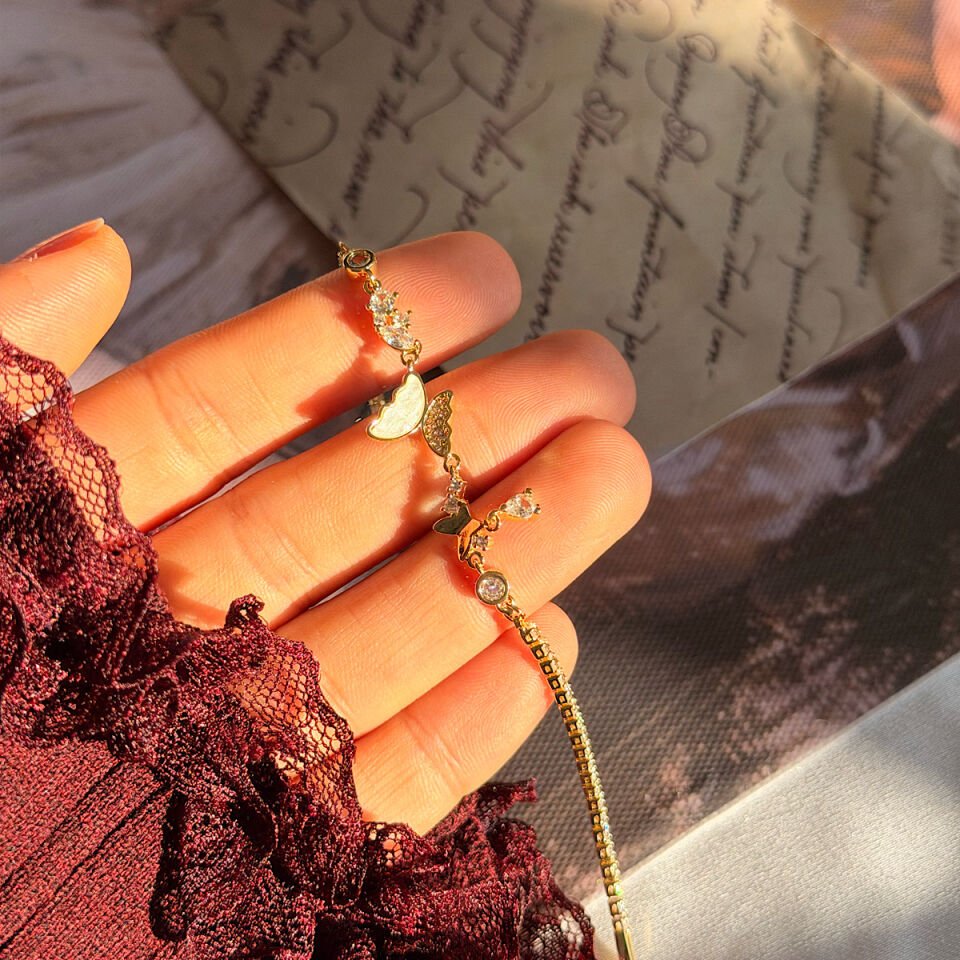 Sedef ve Zirkon Taşlı Tasarım Kelebek Bileklik