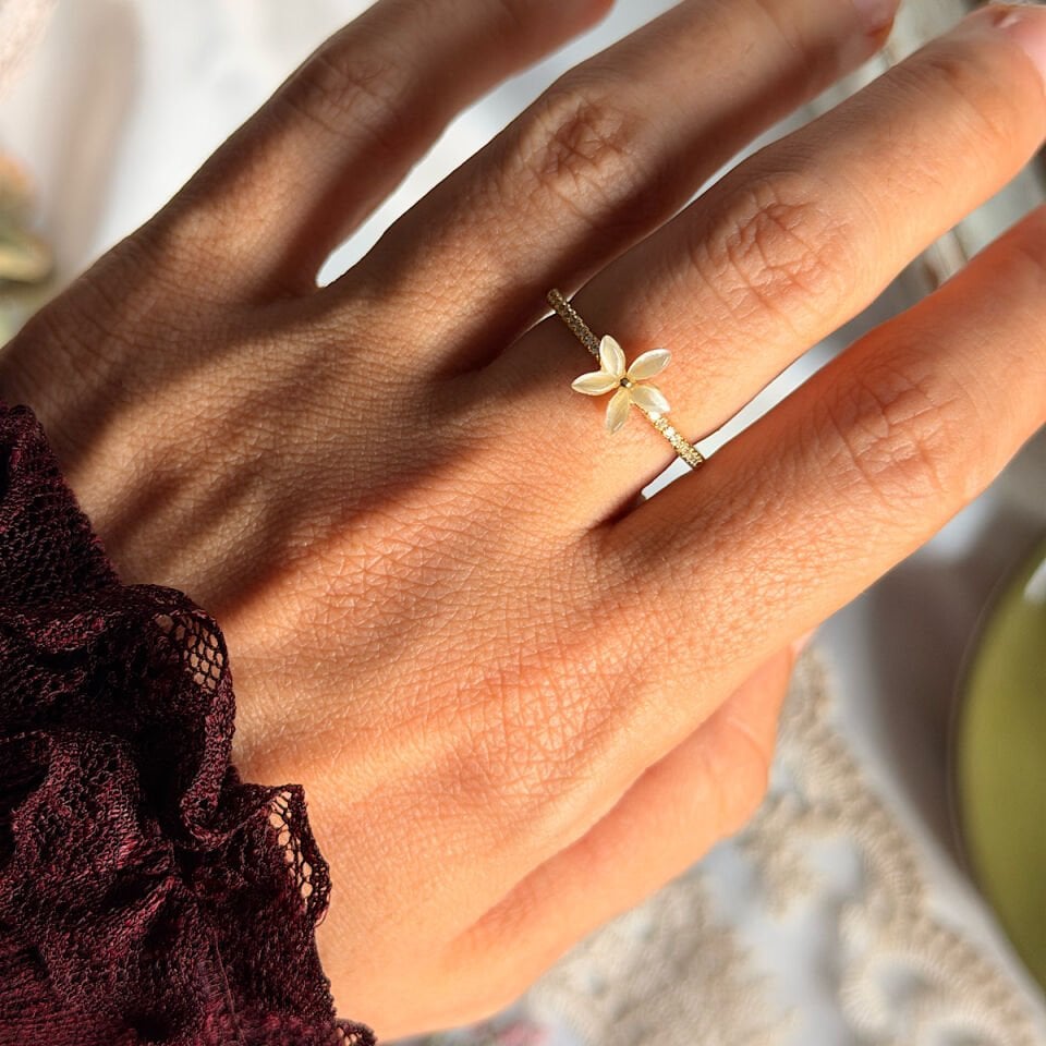 Peri Çiçeği Tasarım Yüzük