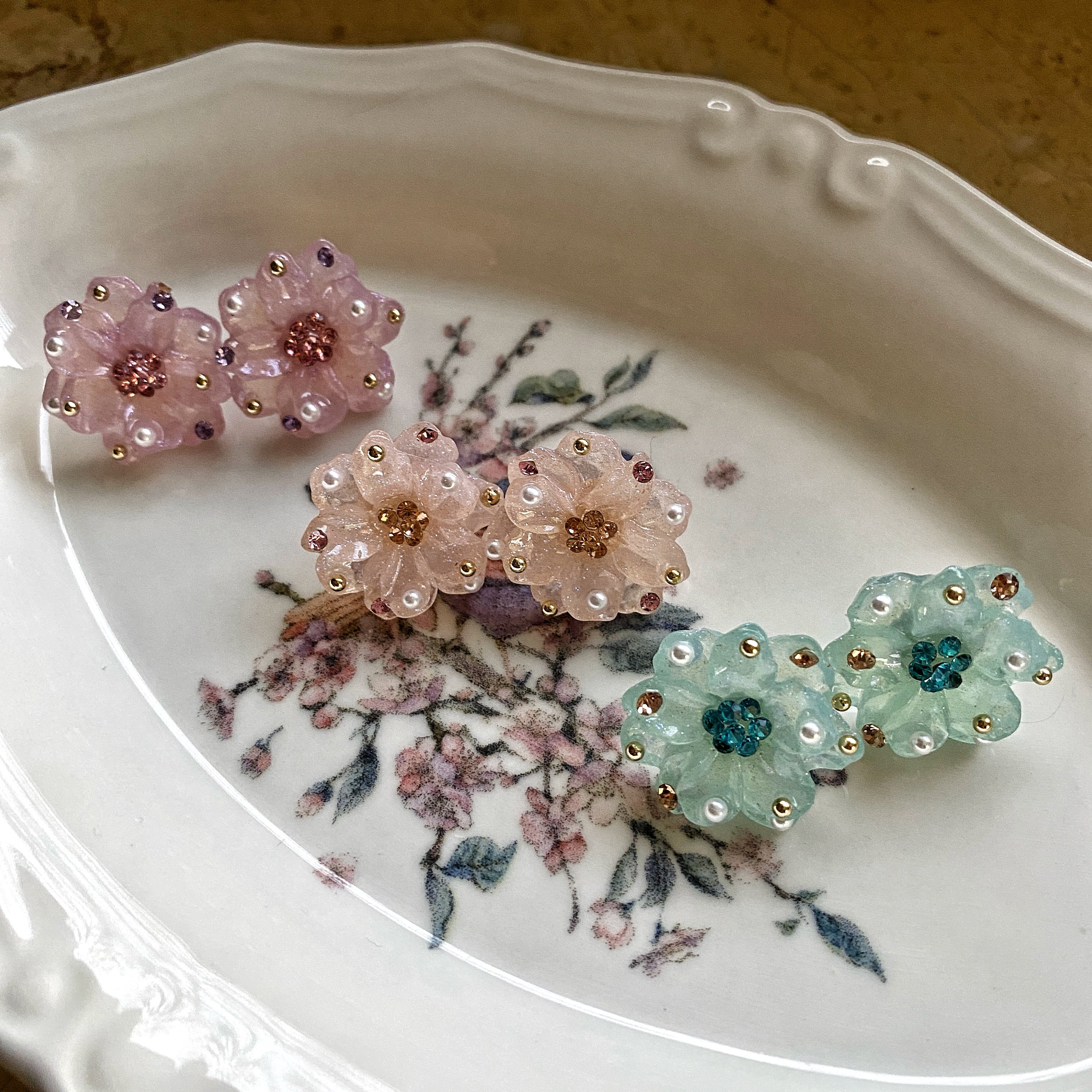 Renkli Çiçek Tasarım Küpeler