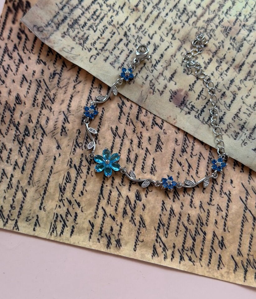 Mavi Çiçek Figürlü Zirkon Taşlı Zarif Kadın Bileklik