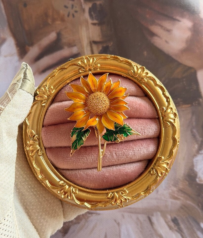 Vintage Ayçiçeği Çiçek Figürlü Kadın Broş