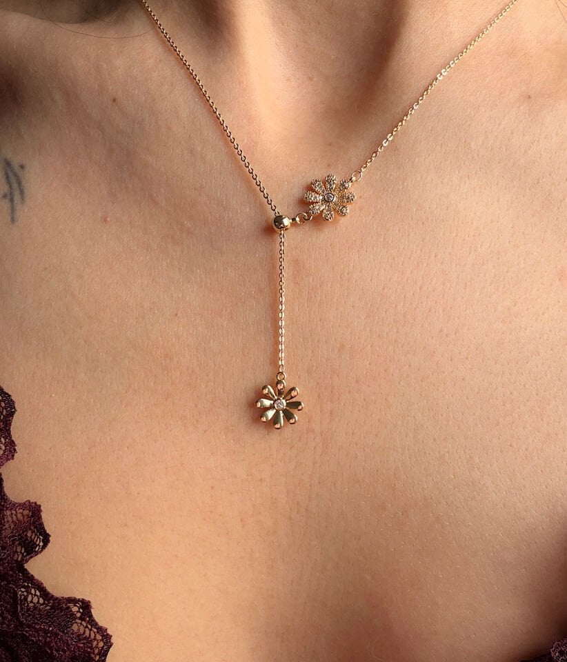 Minimal Papatya Tasarımlı Zirkon Taşlı Kadın Kolye