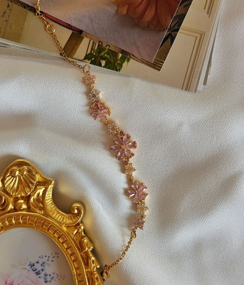 Vintage Sakura Çiçeği Tasarımlı Pembe Taşlı Kadın Bileklik