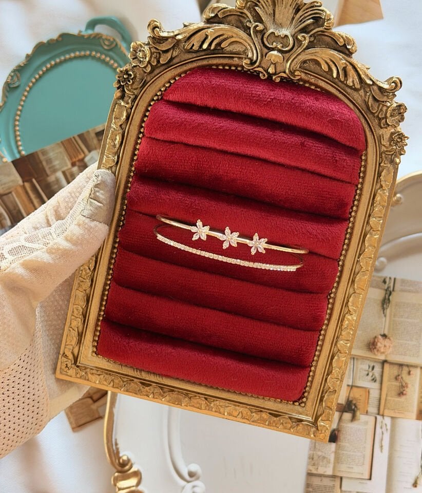 Minimal Çiçek Taşlı Tasarım Kadın Halka Bileklik