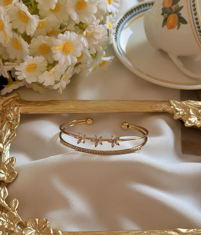Minimal Çiçek Taşlı Tasarım Kadın Halka Bileklik