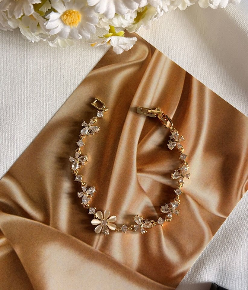 Vintage Papatya ve Çiçek Motifli Zirkon Taşlı Zarif Kadın Bileklik