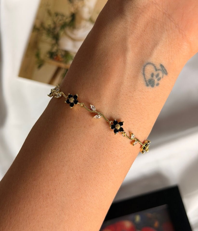 Vintage Siyah Çiçek Motifli Zirkon Taşlı Zarif Kadın Bileklik