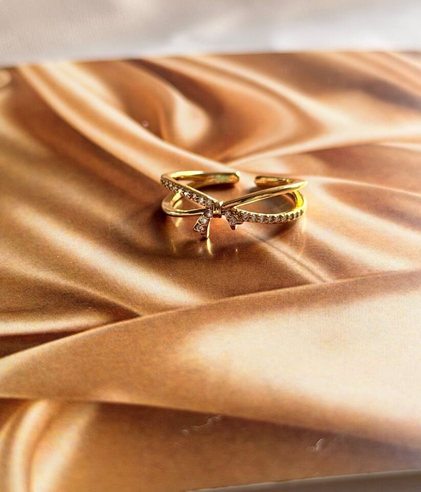 Vintage Fiyonk Tasarımlı Zirkon Taşlı Zarif Kadın Yüzük