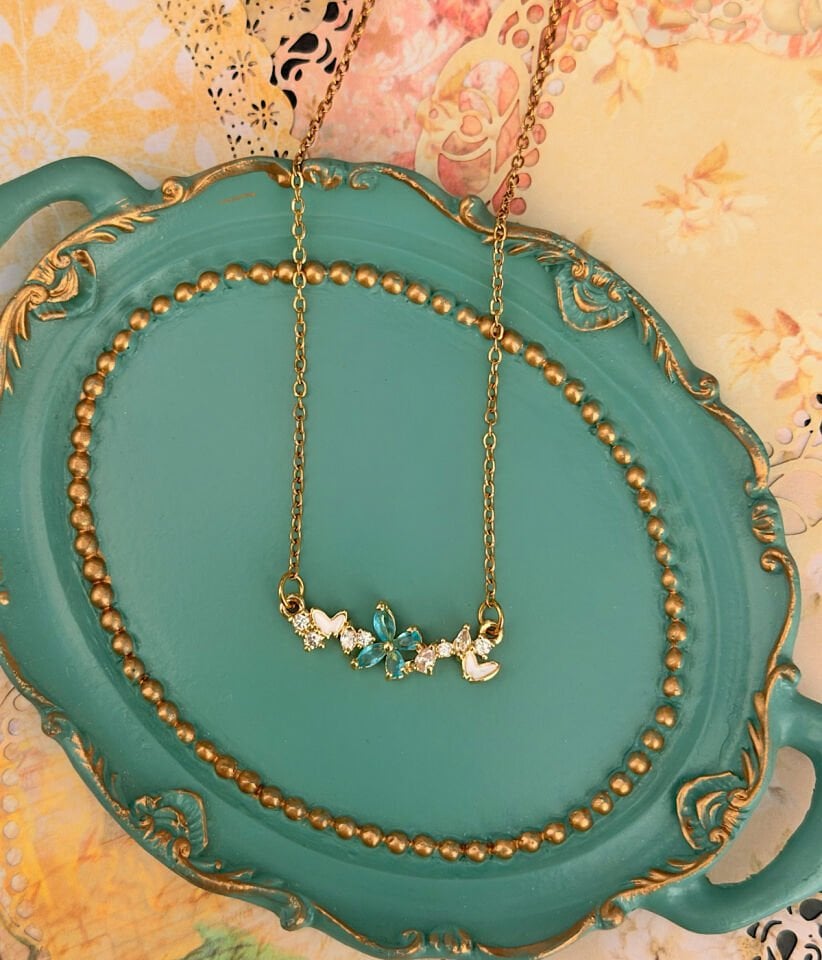 Vintage Mavi Taşlı Çiçek ve Kalp Detaylı Çelik Kolye