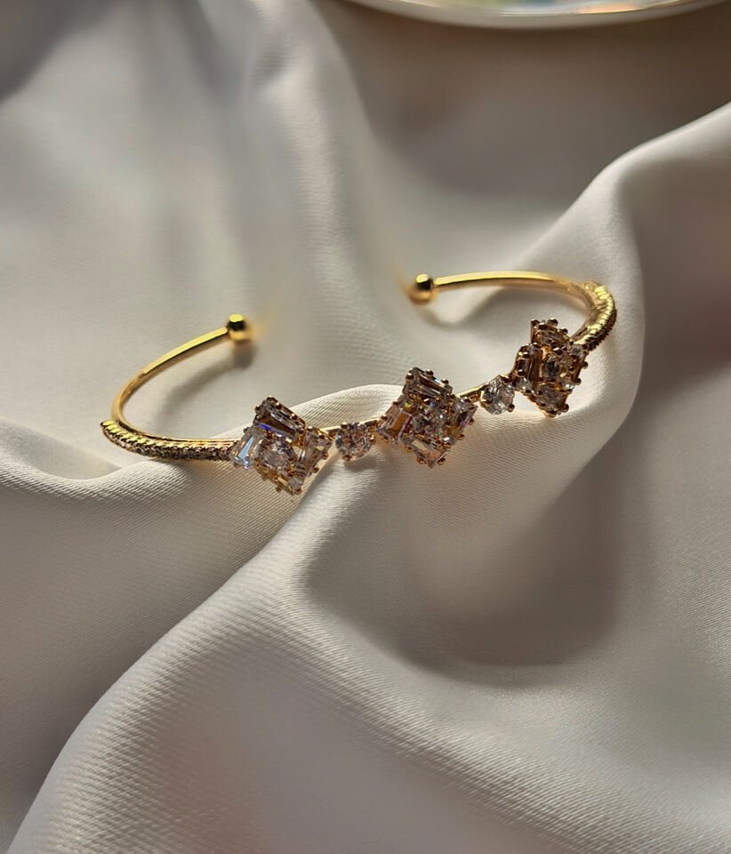 Zarif Baget Kesim Taşlı Halka Bileklik