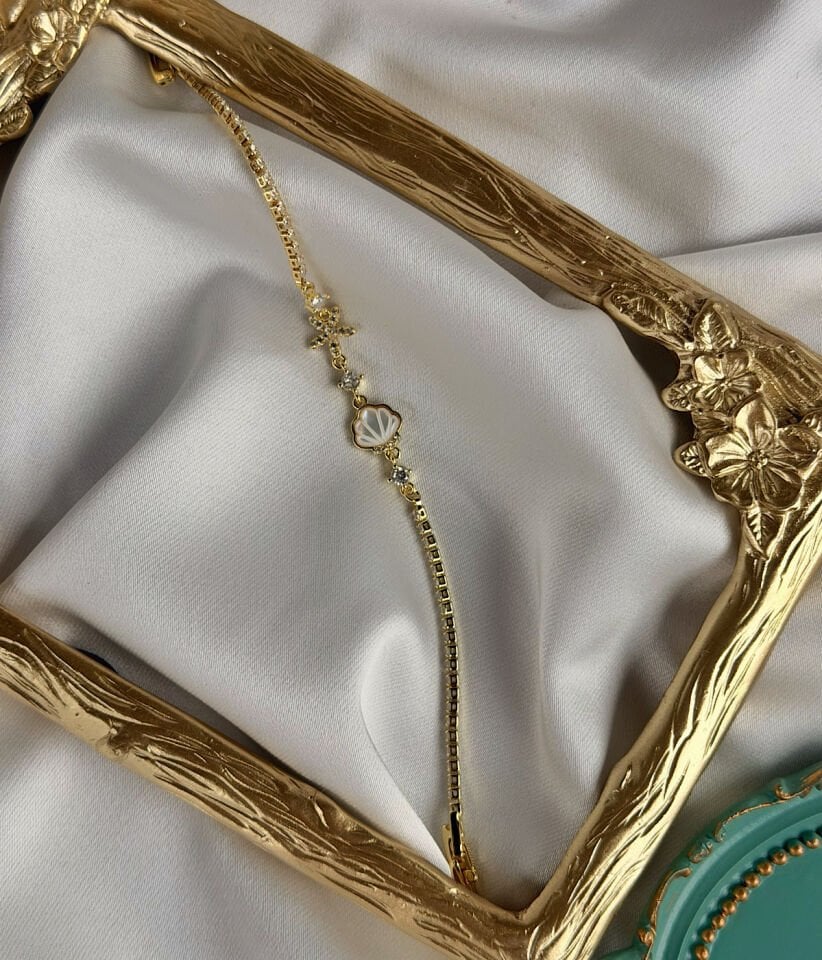 Yıldızlı Deniz Kabuğu Figürlü Tasarım Bileklik